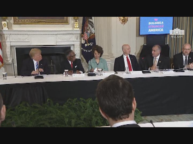 Thumbnail image for President Hosts Meeting on Infrastructure