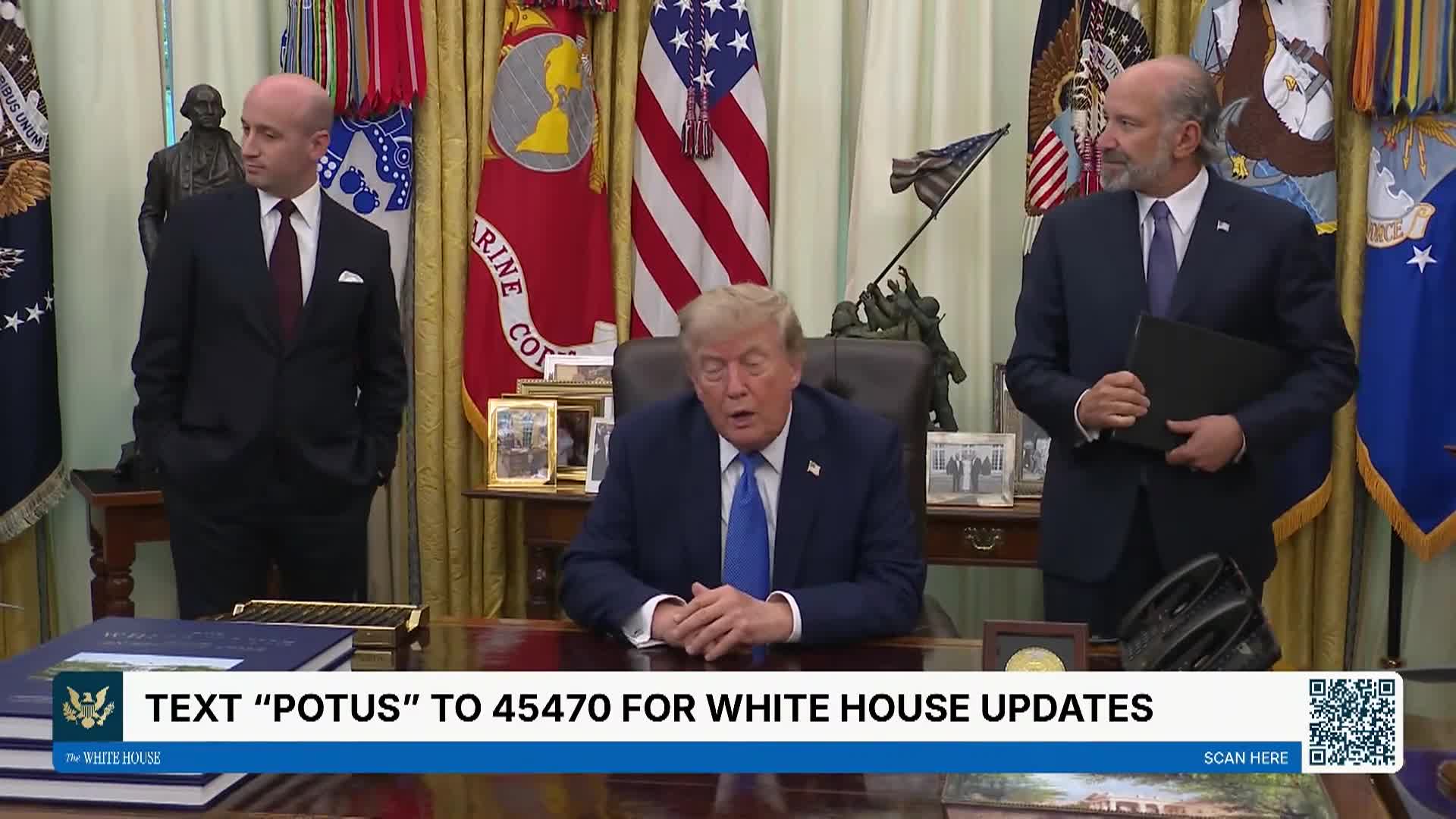 Thumbnail image for President holds Signing Time