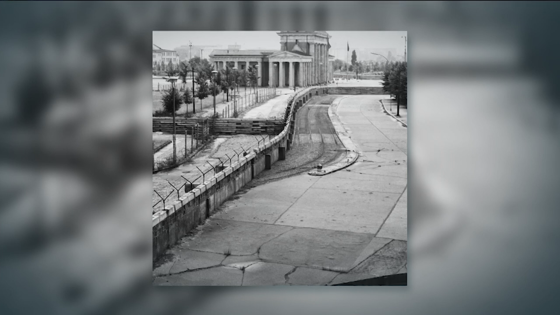 Meet the Author: LM Elliot